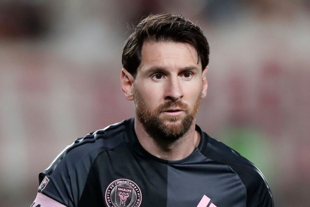 Top 5 highest paid footballers